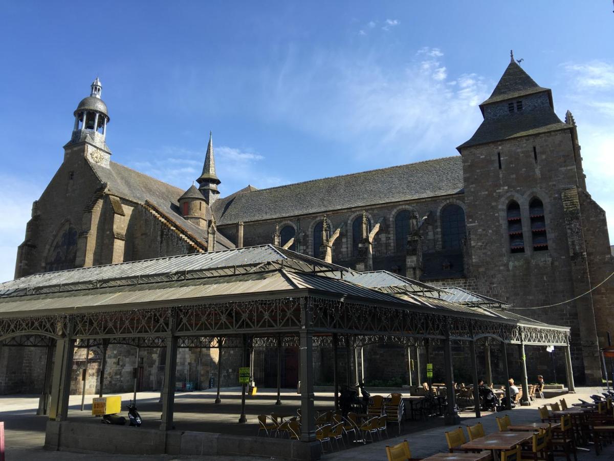 Marie Et Brieuc _ Duplex Lumineux Colore Atypique Face Cathedrale Saint-Brieuc Exterior foto